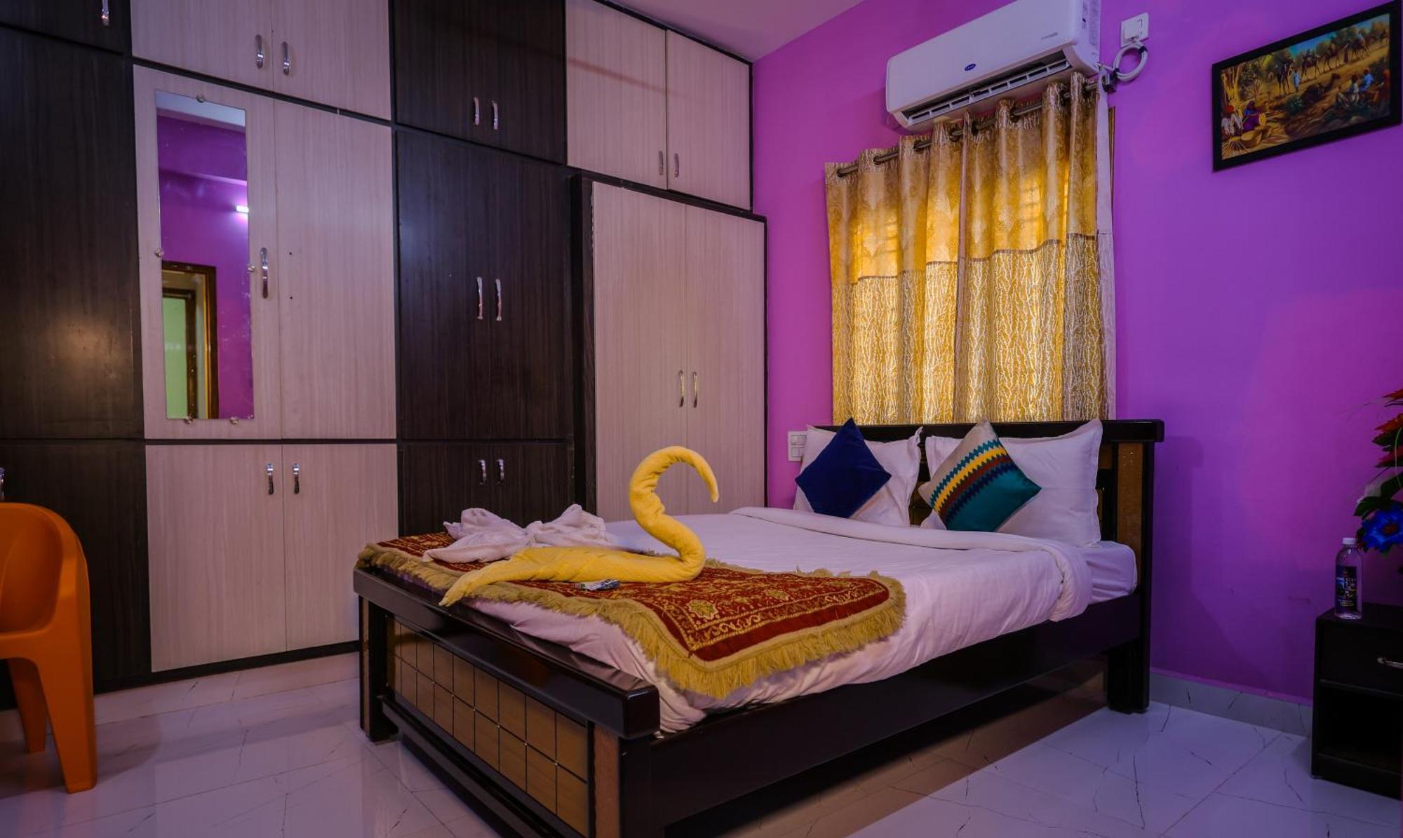 S V Ideal Homestay -2Bhk Service Apartments-Ac Bedrooms, Premium Amities, 2Km To Tiruchanoor Padmavathi Temple , 6Km To Alipiri, 24 Hours Service Boys Available Tirupati Esterno foto