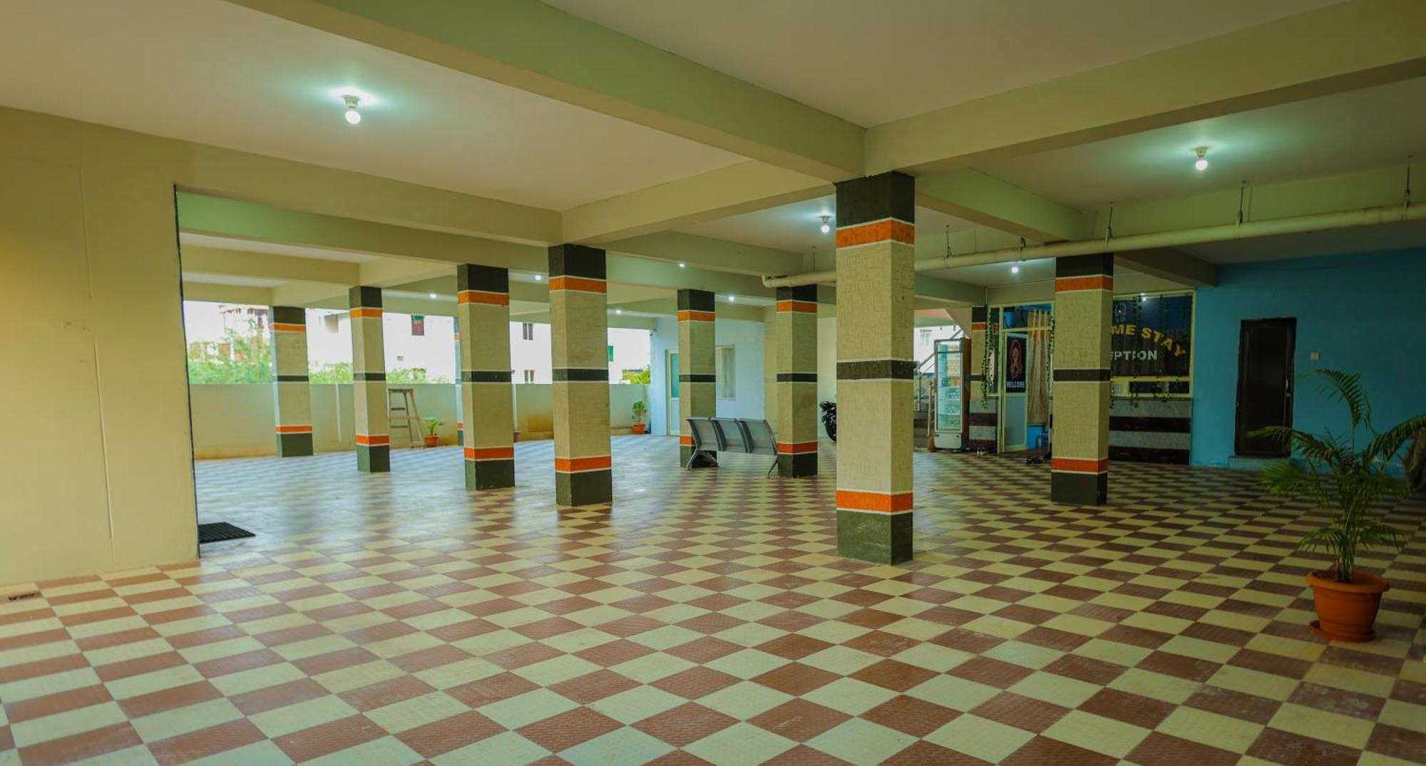 S V Ideal Homestay -2Bhk Service Apartments-Ac Bedrooms, Premium Amities, 2Km To Tiruchanoor Padmavathi Temple , 6Km To Alipiri, 24 Hours Service Boys Available Tirupati Esterno foto
