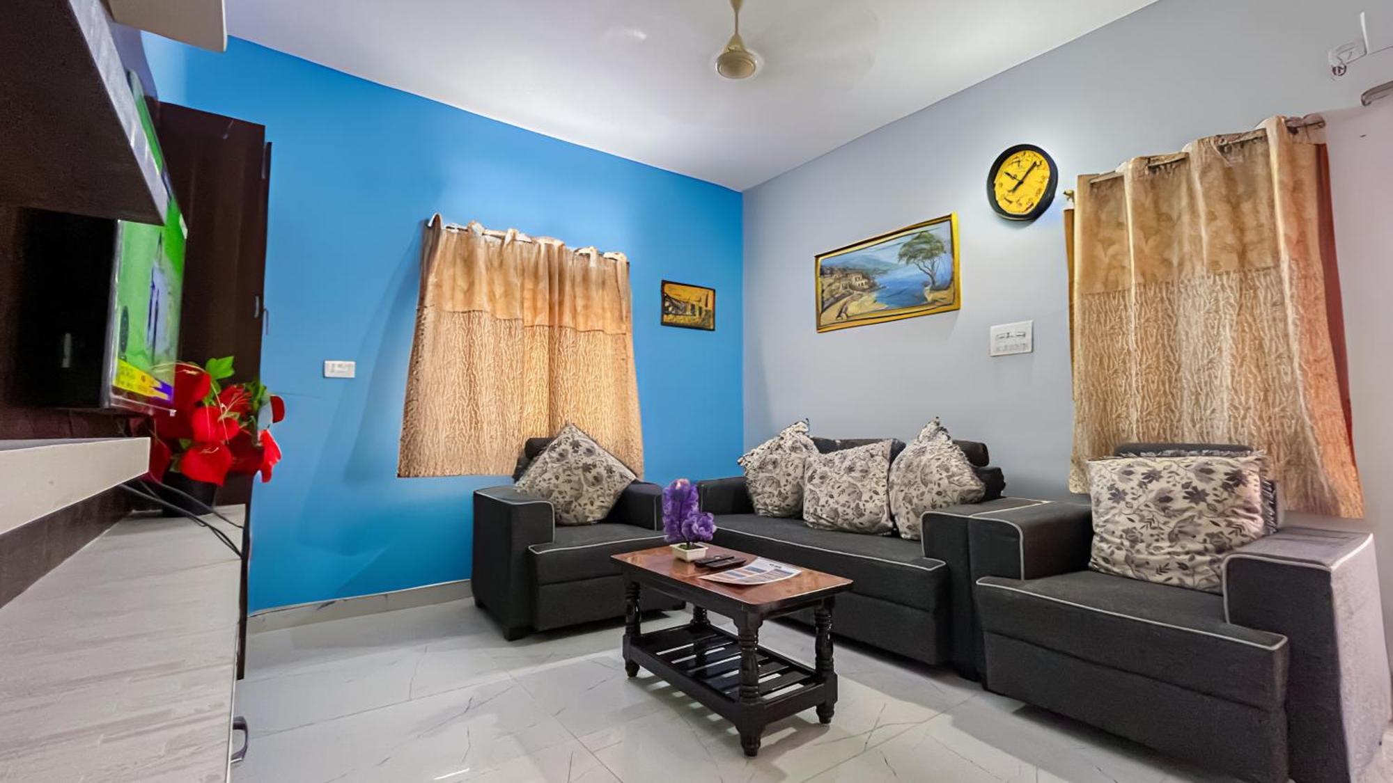 S V Ideal Homestay -2Bhk Service Apartments-Ac Bedrooms, Premium Amities, 2Km To Tiruchanoor Padmavathi Temple , 6Km To Alipiri, 24 Hours Service Boys Available Tirupati Esterno foto