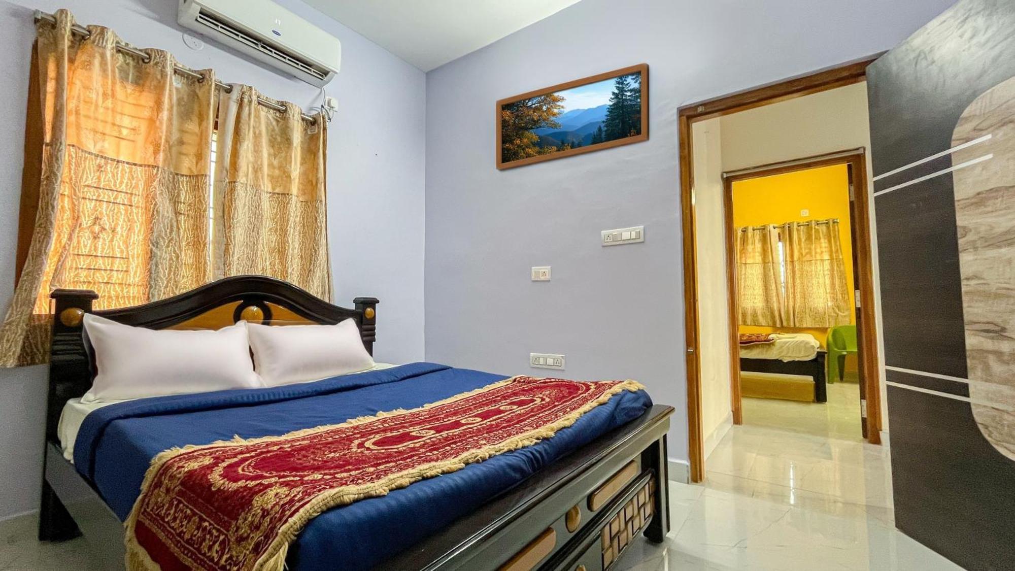 S V Ideal Homestay -2Bhk Service Apartments-Ac Bedrooms, Premium Amities, 2Km To Tiruchanoor Padmavathi Temple , 6Km To Alipiri, 24 Hours Service Boys Available Tirupati Esterno foto